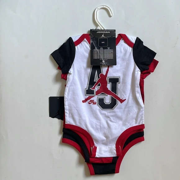 HOST PICK 👶 Air Jordan Nike 3-Pack Bodysuits - Size 6M (62-68CM), BNWT! 👶 - Picture 2 of 6